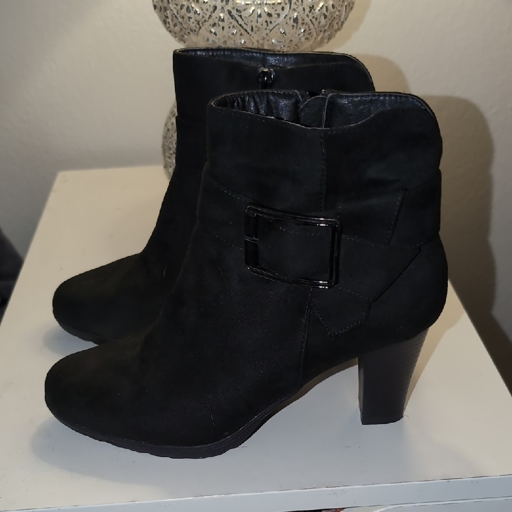 Elegant Black Ankle Boots